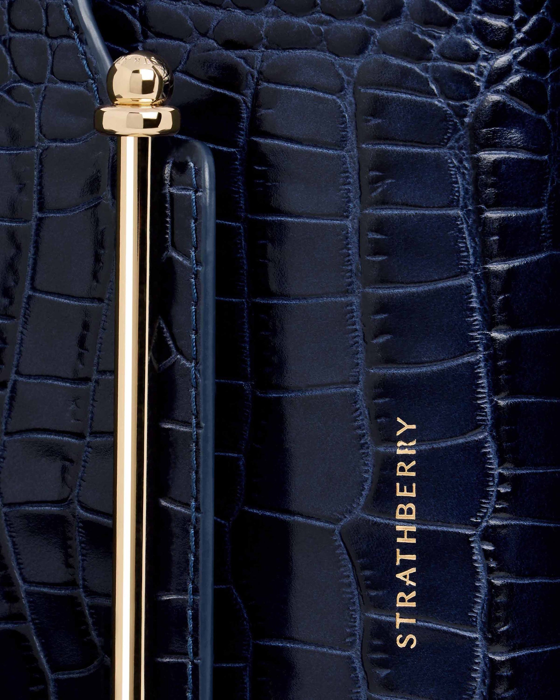 Multrees Chain Wallet — Navy Croc-Embossed Leather