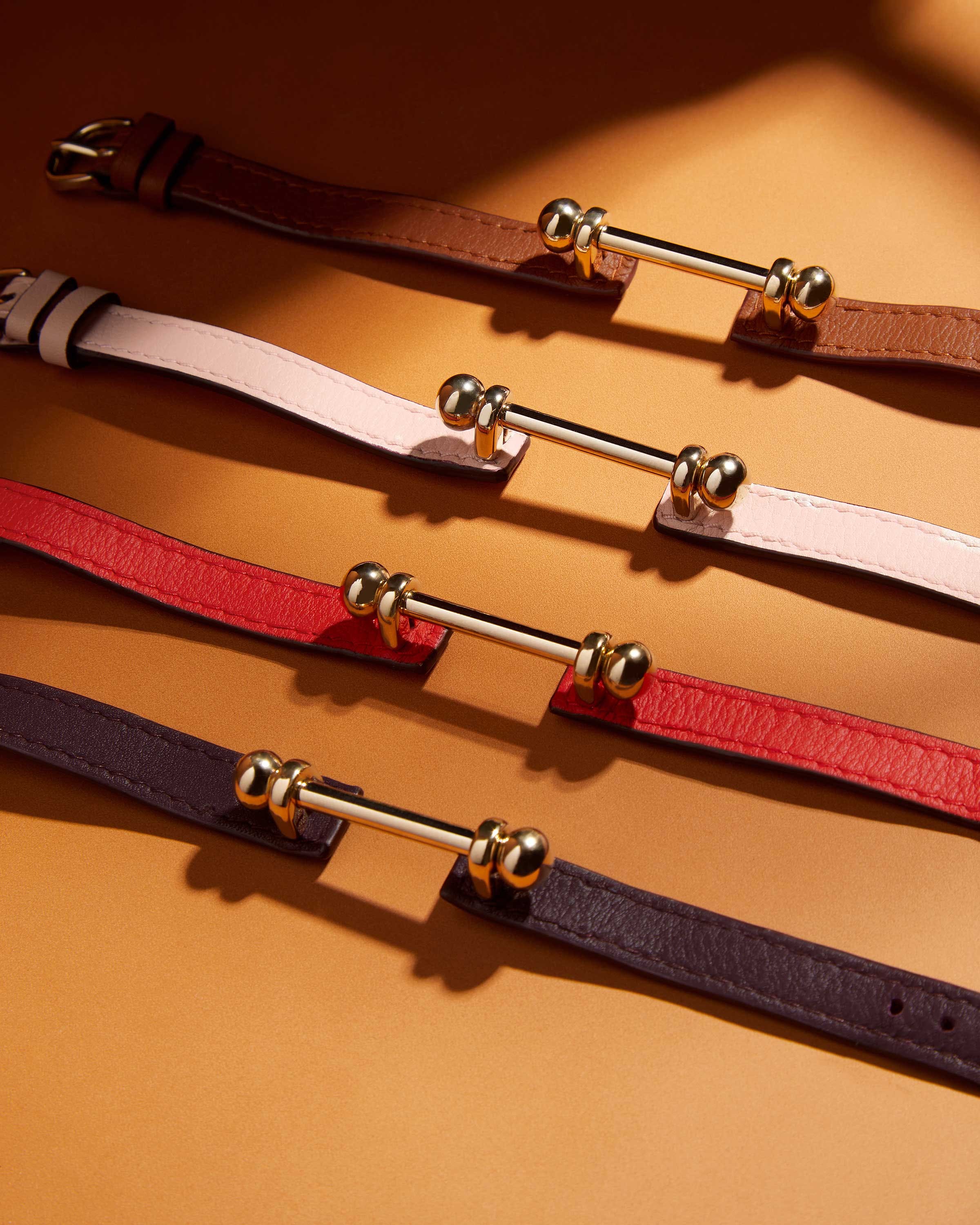 Music Bar Bracelet — Chestnut Leather & 22-Carat Gold