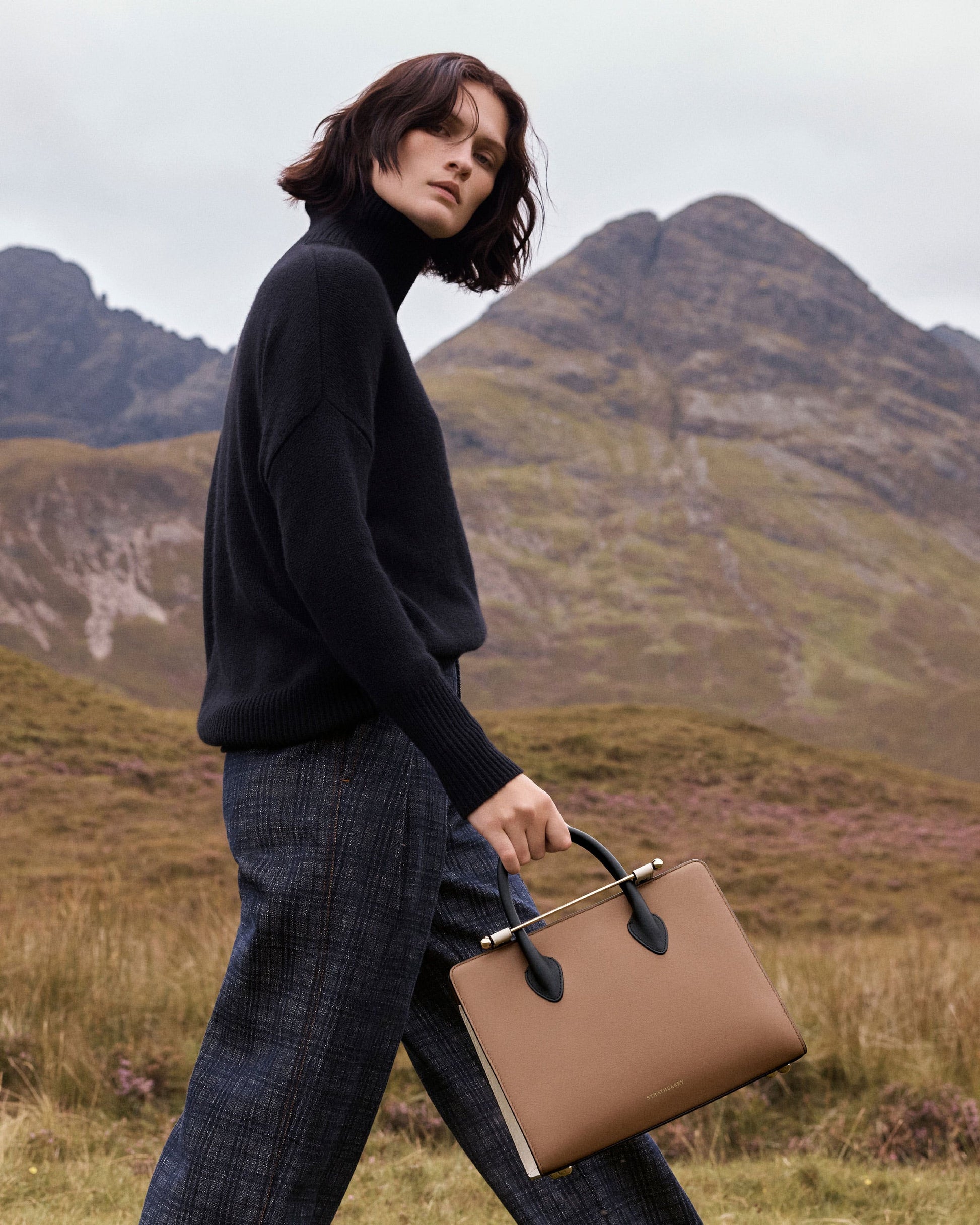 Midi Tote — Clay, White & Black