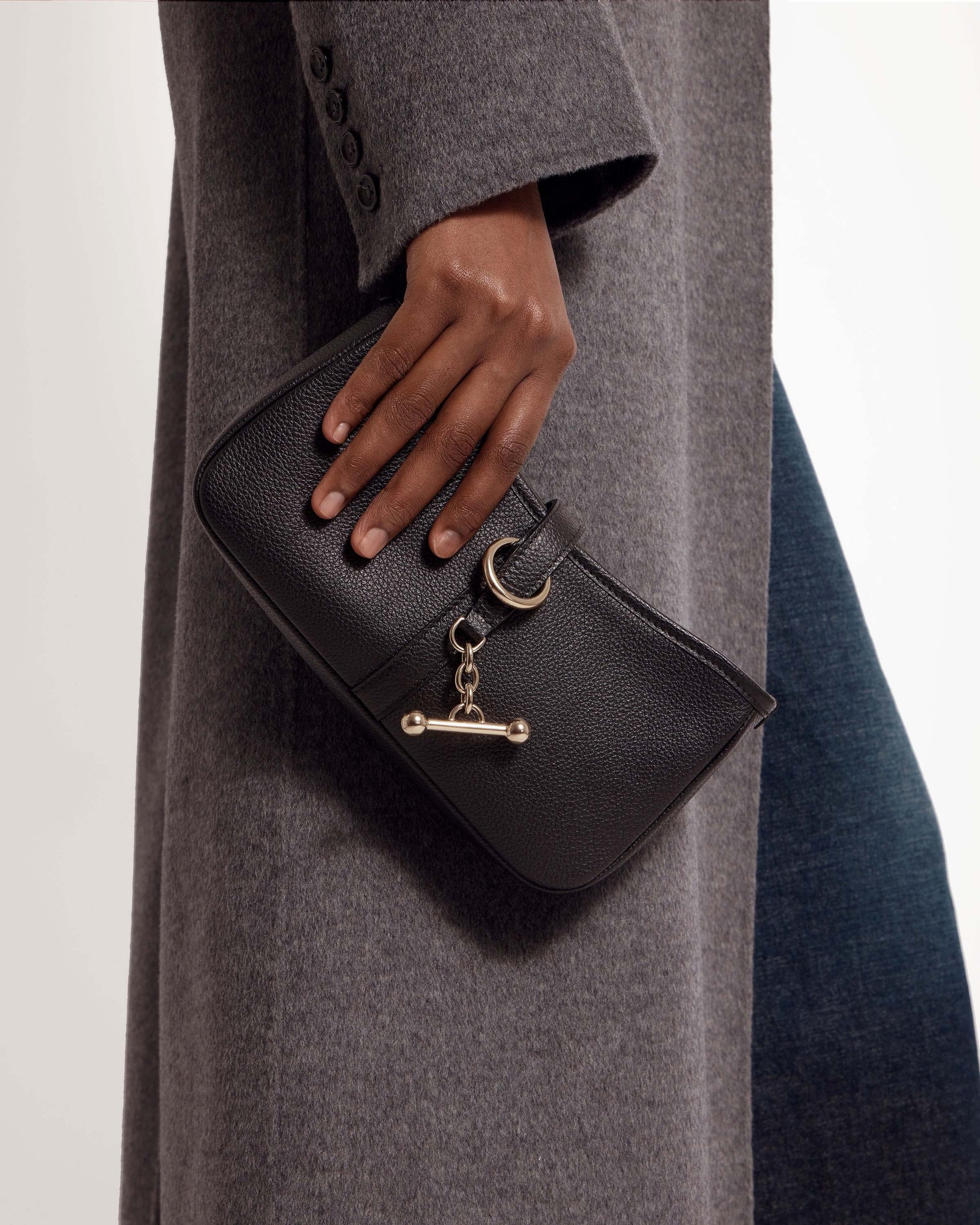 Kite on a Chain in Black